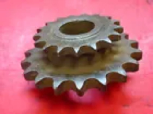 SPROCKET, DYNAMO ENGINE 21/18 TEETH FITS ALL 1939-65 350CC-500CC SINGLES --014018  NEW OLD STOCK